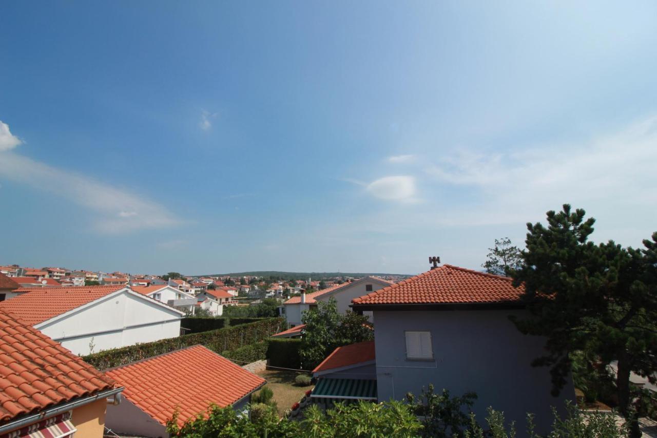 Apartmani ZEM, Krk Krk Town Bagian luar foto