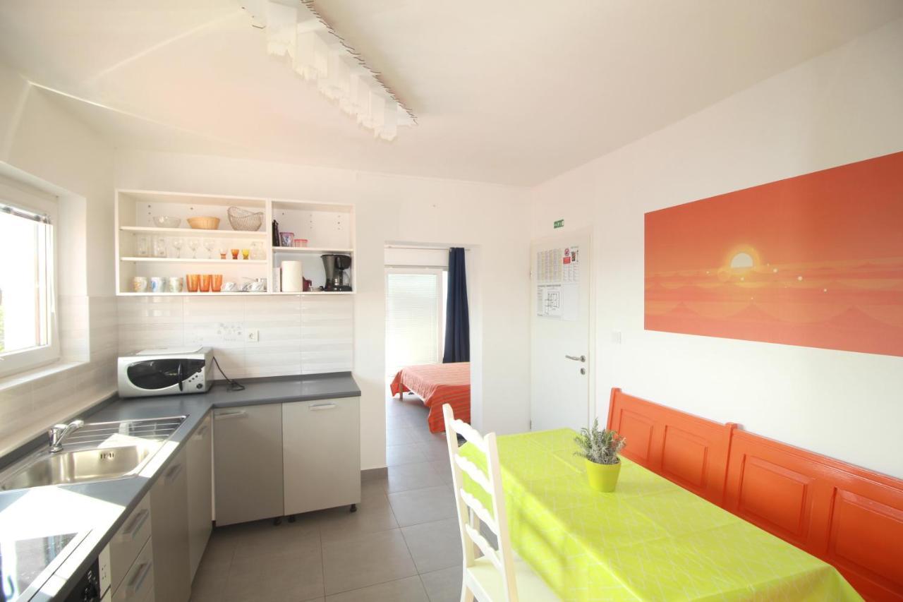 Apartmani ZEM, Krk Krk Town Bagian luar foto