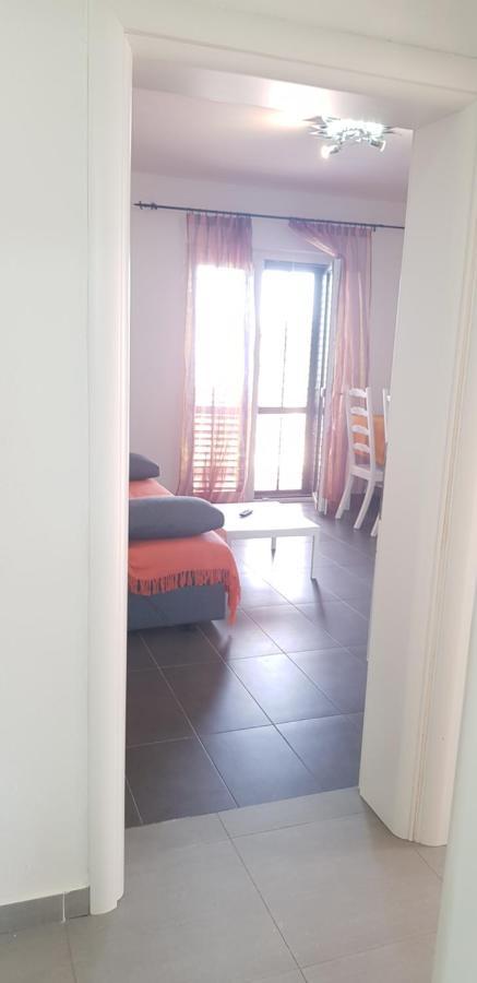 Apartmani ZEM, Krk Krk Town Bagian luar foto